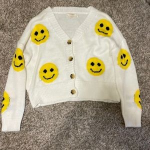 white v neck Smiley face sweater